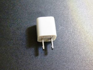 ダイソーのUSB電源アダプタ